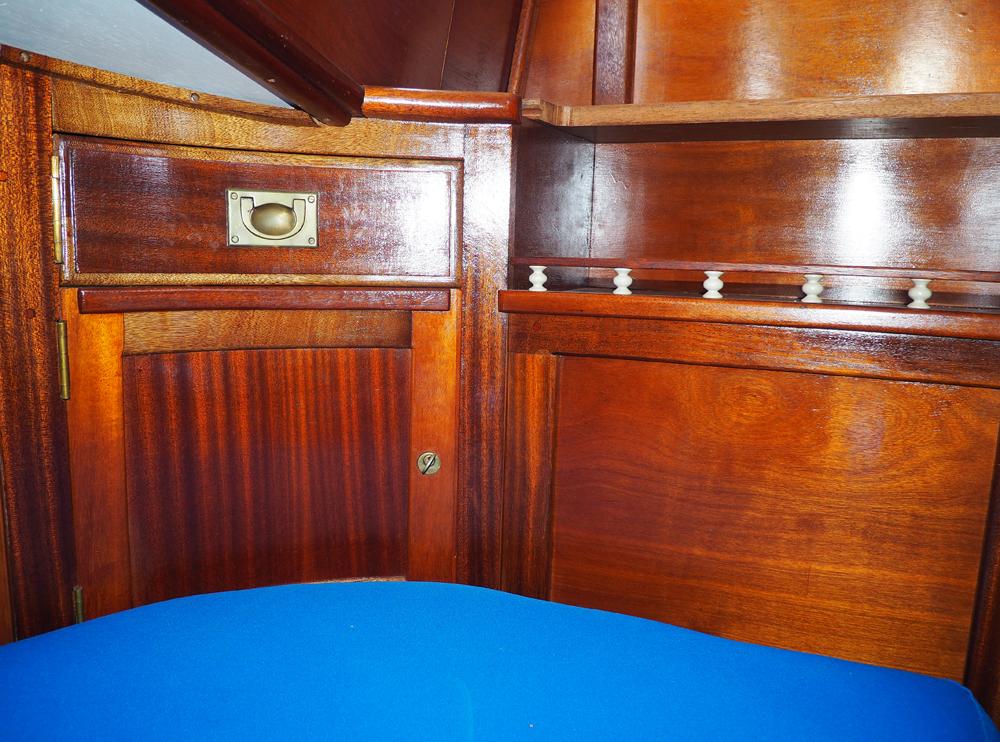 Cabin en avant, H&eacute;bergements